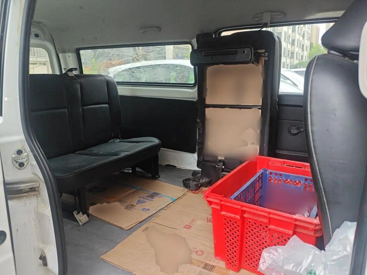 Jinbei Gold Hiace 2021 2.0L Passenger Van Travel Lion 6-Seater — миниатюра 17