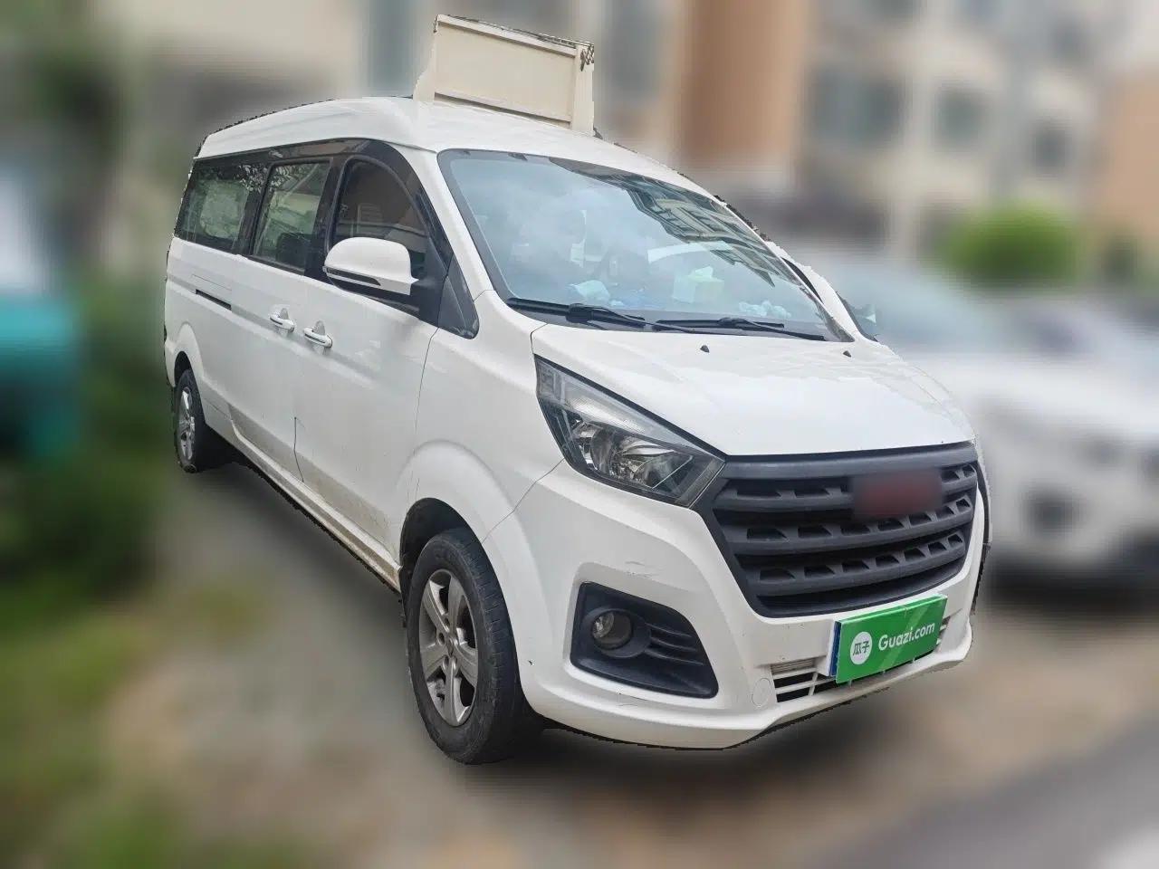 Jinbei Gold Hiace 2021 2.0L Passenger Van Travel Lion 6-Seater — миниатюра 3
