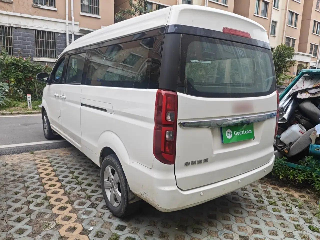 Jinbei Gold Hiace 2021 2.0L Passenger Van Travel Lion 6-Seater — миниатюра 4