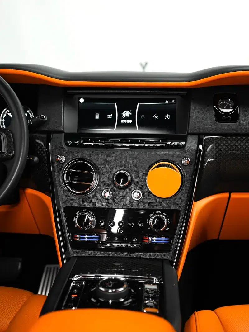 2020 Cullinan Black Badge — миниатюра 15