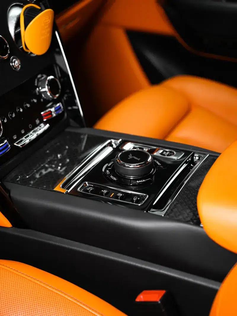 2020 Cullinan Black Badge — миниатюра 25