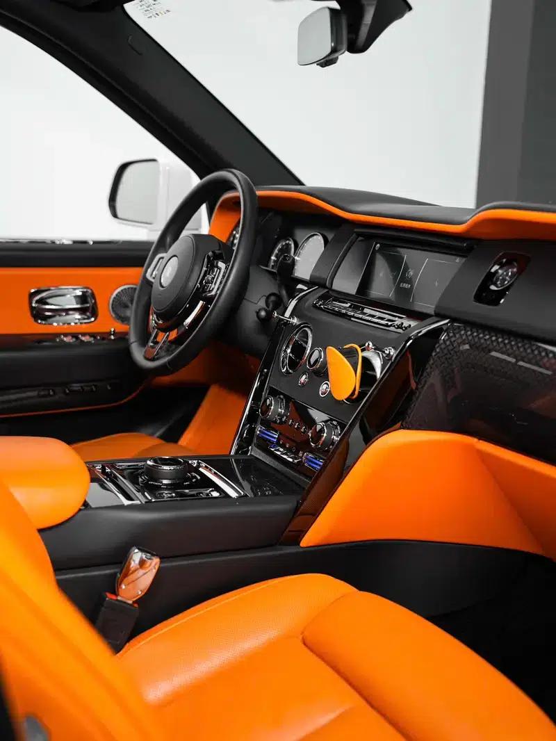 2020 Cullinan Black Badge — миниатюра 26