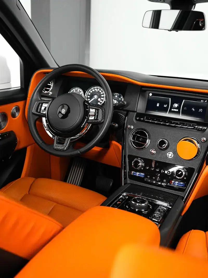 2020 Cullinan Black Badge — миниатюра 27