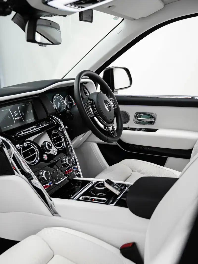 2021 Cullinan 6.7L Automatic 4WD 4-Seater Parallel Import — миниатюра 18