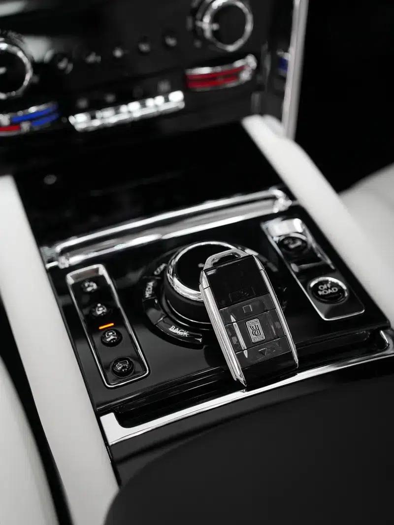 2021 Cullinan 6.7L Automatic 4WD 4-Seater Parallel Import — миниатюра 21