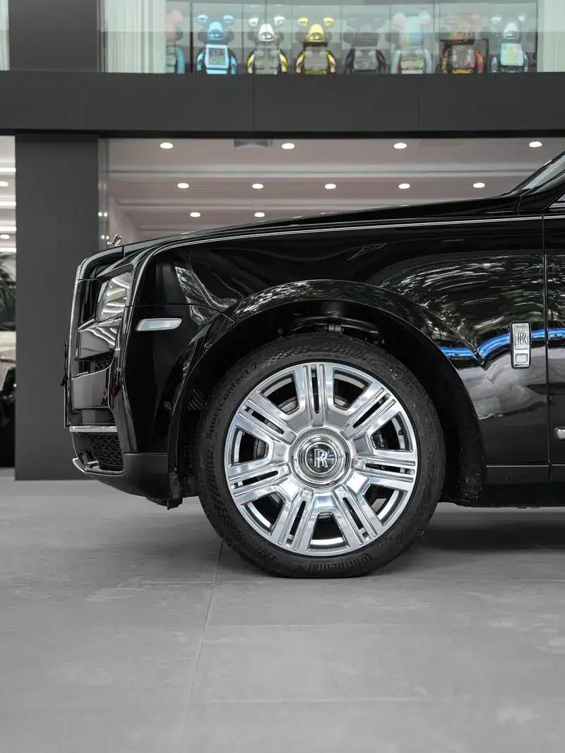 2021 Cullinan 6.7L Automatic 4WD 4-Seater Parallel Import — миниатюра 8