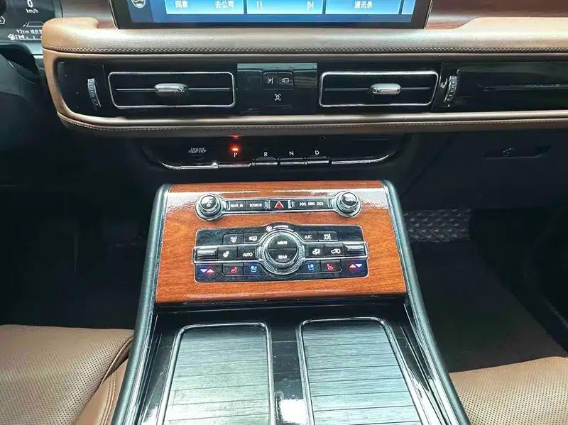 2021 Aviator 3.0T V6 AWD Premium Edition — миниатюра 9