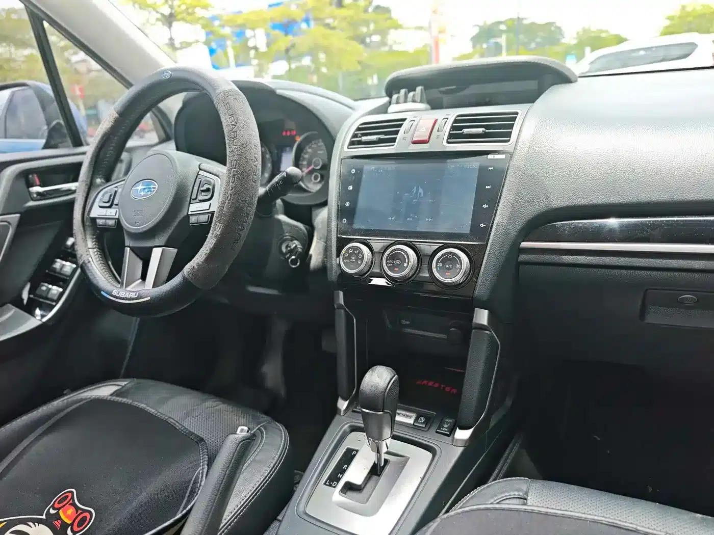 Forester 2016 2.0i Luxury Navigation Edition — миниатюра 10