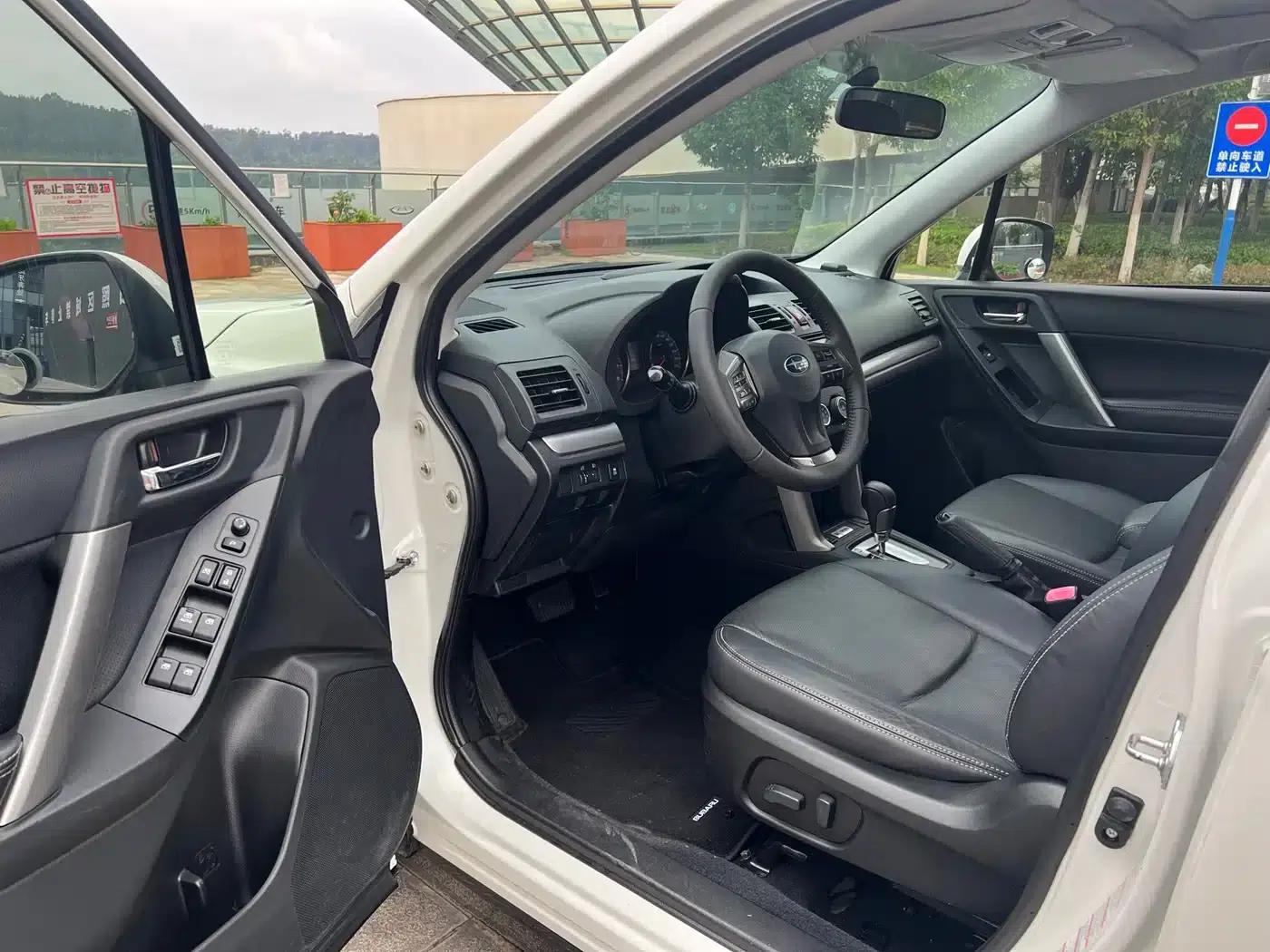 Forester 2013 2.0i Automatic Luxury Navigation Edition — миниатюра 4