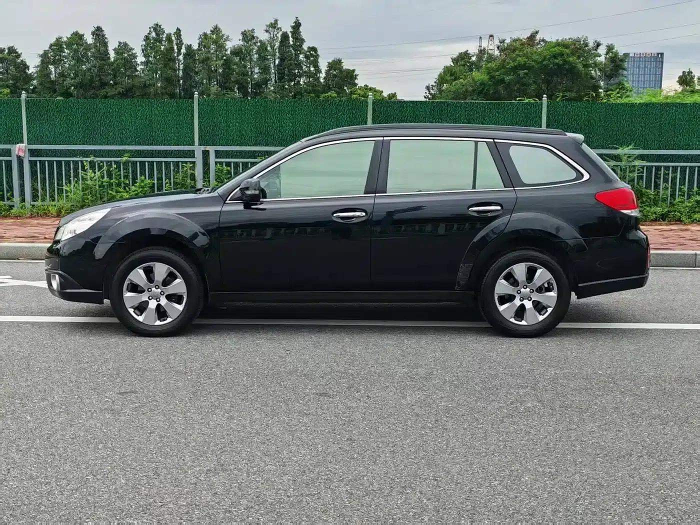 Outback 2010 2.5i Luxury Edition — миниатюра 5