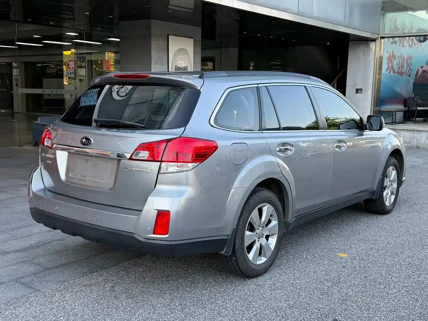 Outback 2010 2.5i Luxury Edition — миниатюра 9