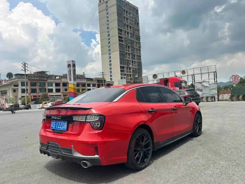 Lynk & Co 03 2019 1.5TD DCT Pro Edition — миниатюра 4