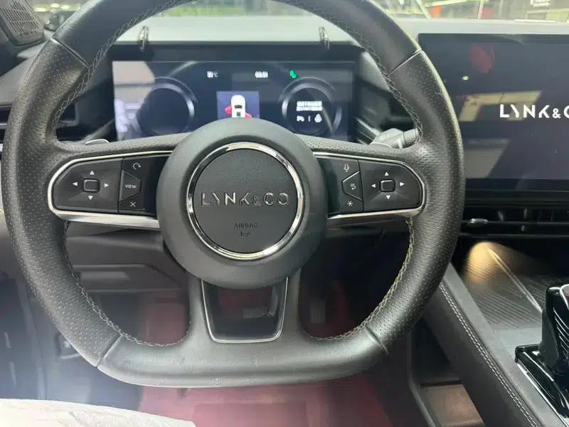 Lynk & Co 03 2022 1.5TD DCT Pro — миниатюра 11