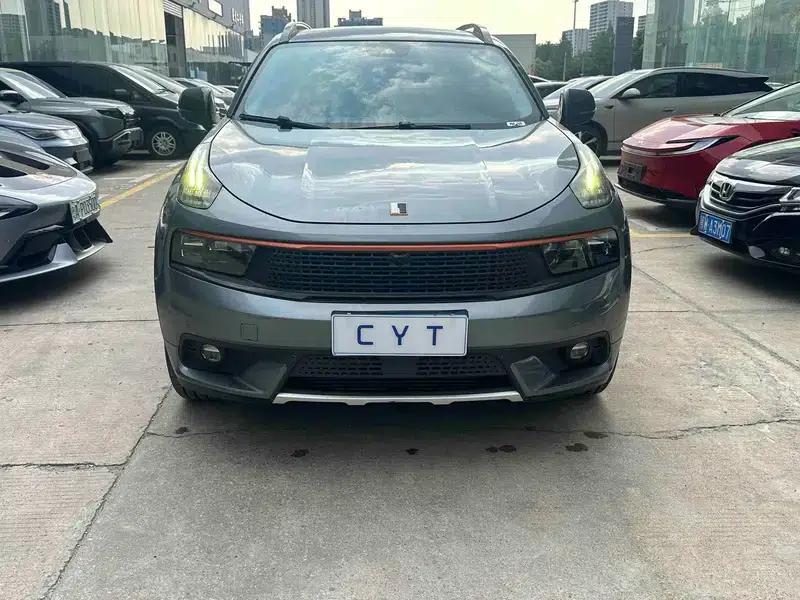Lynk & Co 01 2017 2.0T AWD Pro Edition — миниатюра 2