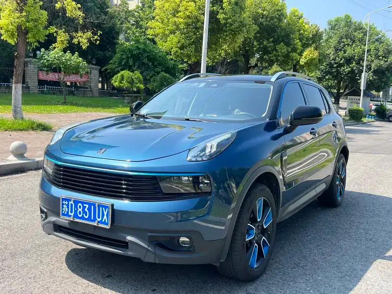 Lynk & Co 01 2017 2.0T 2WD Pro Edition — миниатюра 1
