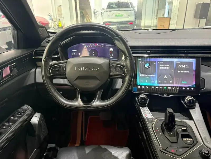 Lynk & Co 01 2021 2.0TD AWD Halo — миниатюра 21