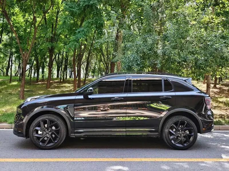 Lynk & Co 01 2021 2.0TD AWD Dark Edition — миниатюра 3