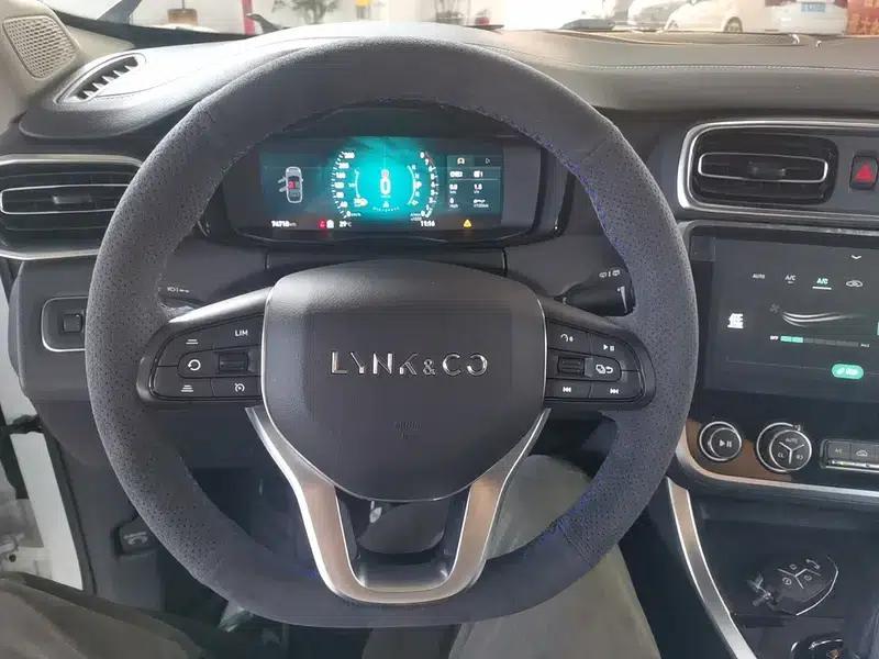 Lynk & Co 01 2020 2.0T 2WD Pure Pro Edition — миниатюра 16