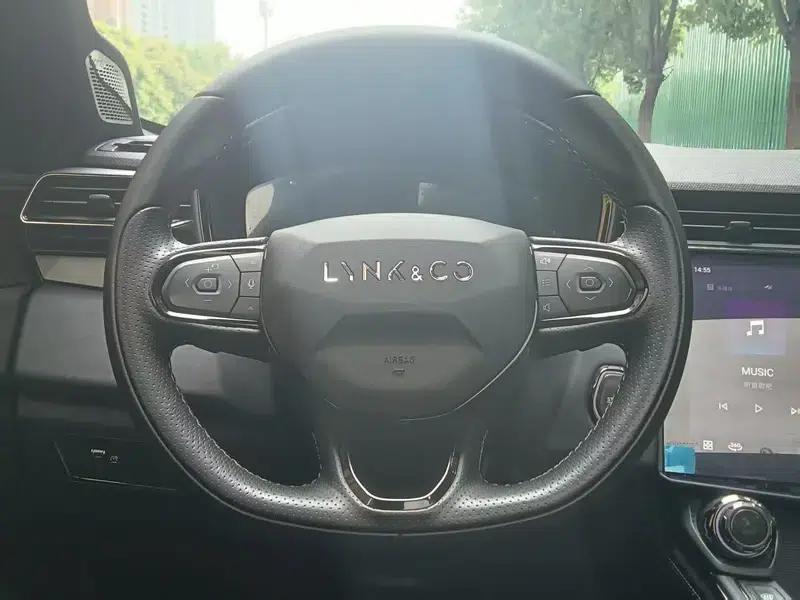 Lynk & Co 01 2021 2.0TD AWD Halo — миниатюра 14