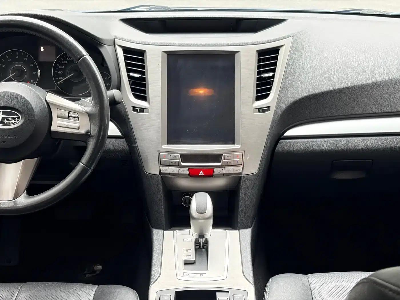 Legacy 2010 2.0i Luxury Touring Edition — миниатюра 11