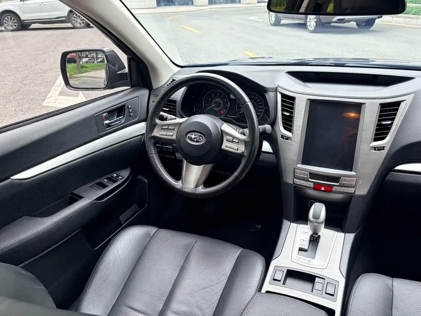 Legacy 2010 2.0i Luxury Touring Edition — миниатюра 8
