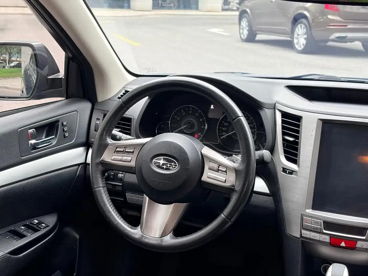 Legacy 2010 2.0i Luxury Touring Edition — миниатюра 10
