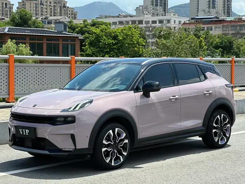 Lynk & Co 06 2021 1.5T Shero Pink Special Edition — миниатюра 1