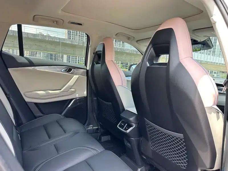 Lynk & Co 06 2021 1.5T Shero Pink Special Edition — миниатюра 12