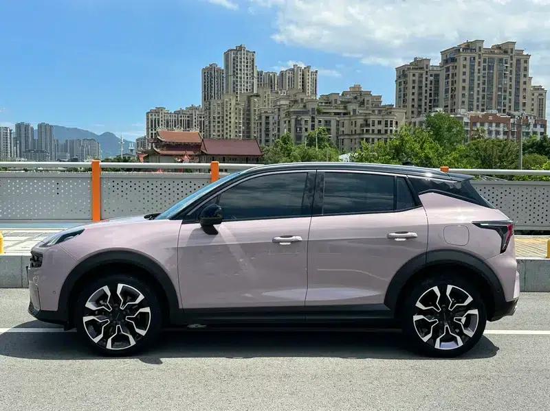 Lynk & Co 06 2021 1.5T Shero Pink Special Edition — миниатюра 4