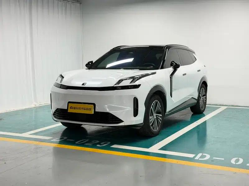 Lynk & Co 08 EM-P 2023 Model 220 AWD Performance Halo — миниатюра 1