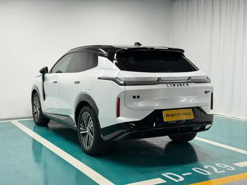 Lynk & Co 08 EM-P 2023 Model 220 AWD Performance Halo — миниатюра 5