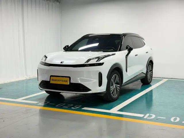 Lynk & Co 08 EM-P 2023 Model 220 AWD Performance Halo