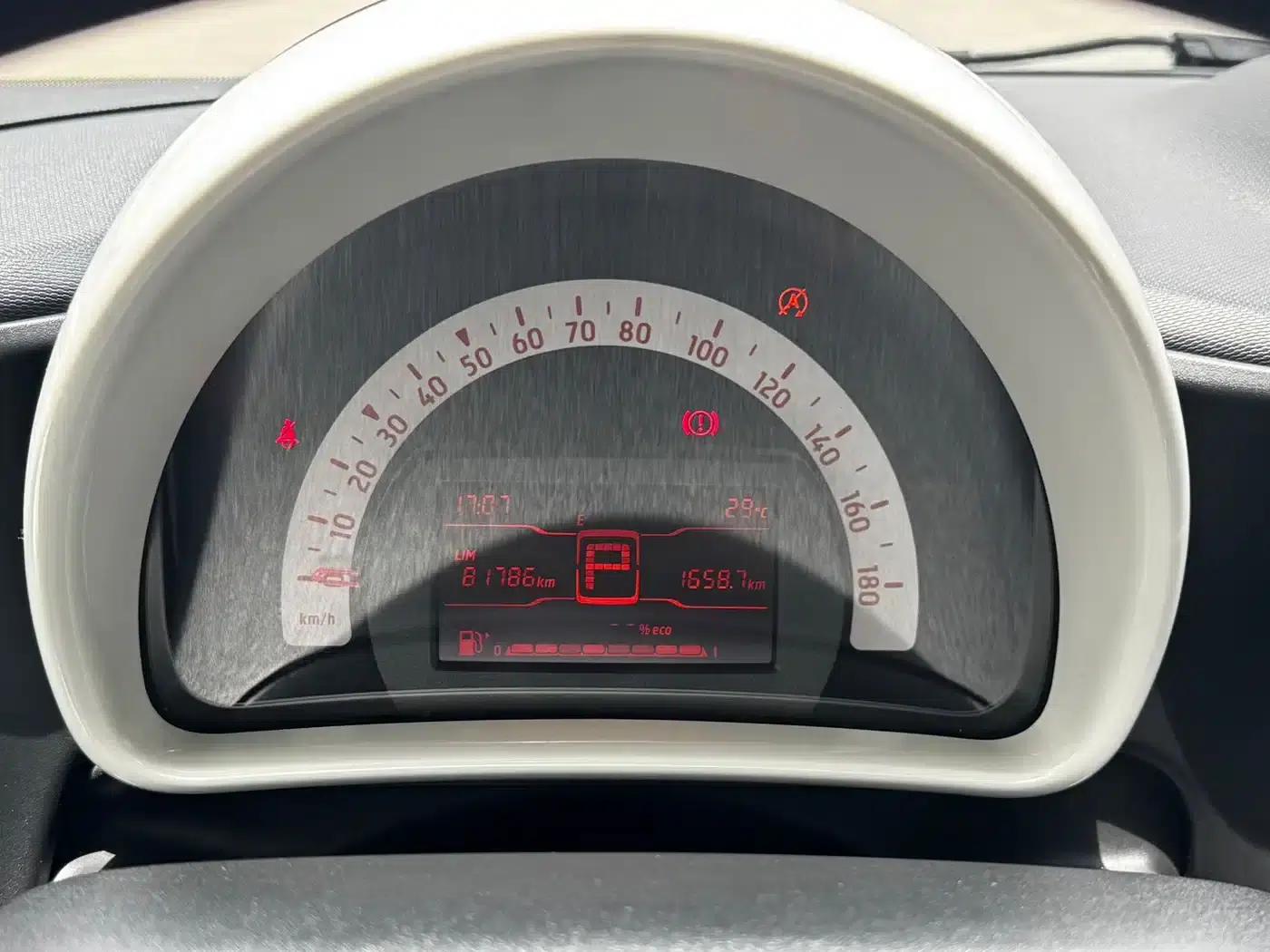 2015 Smart Fortwo 1.0L 52kW Hardtop Dynamic Edition — миниатюра 10