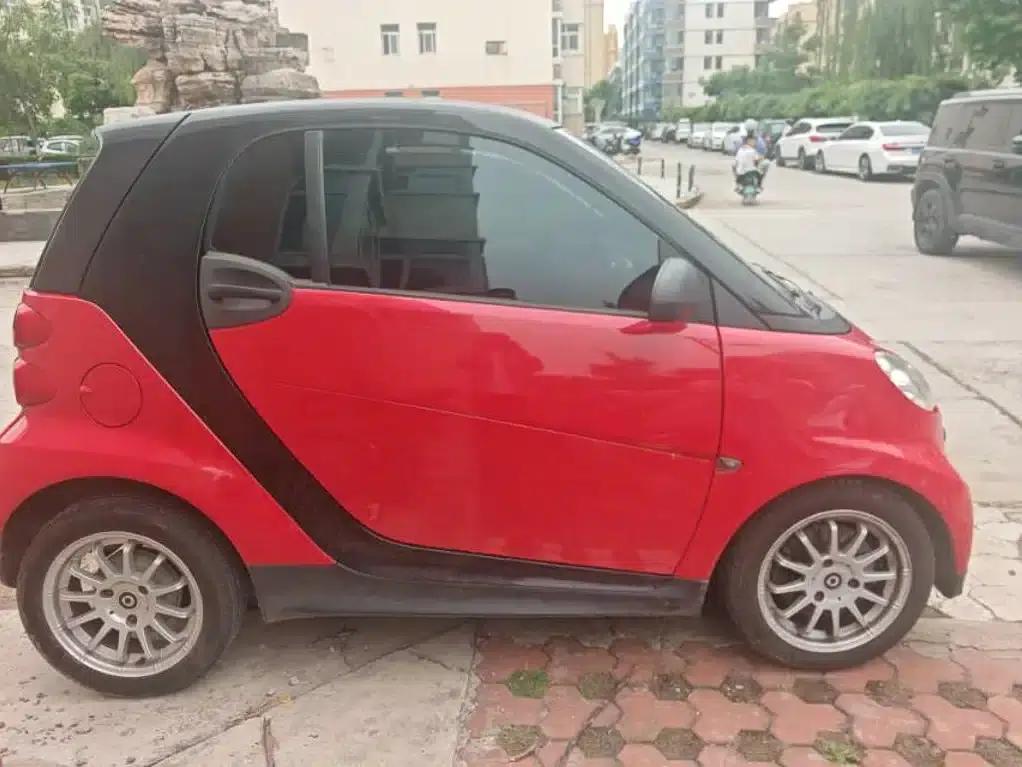 smart fortwo 2013 1.0 MHD New Year Special Edition — миниатюра 3