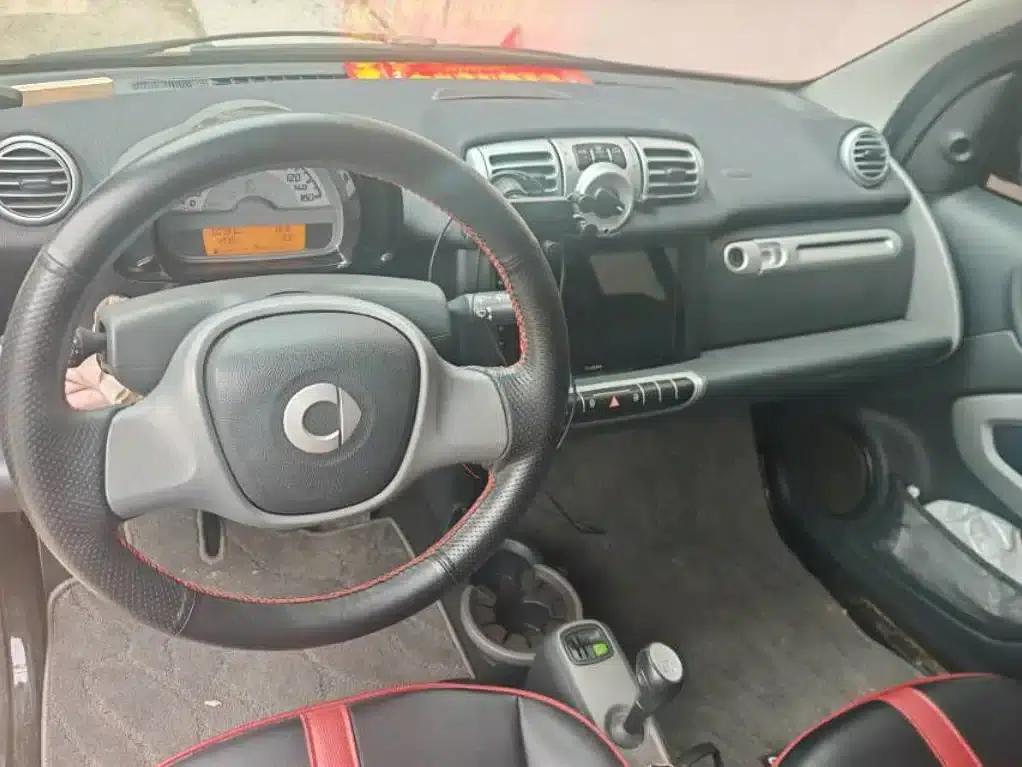 smart fortwo 2013 1.0 MHD New Year Special Edition — миниатюра 4