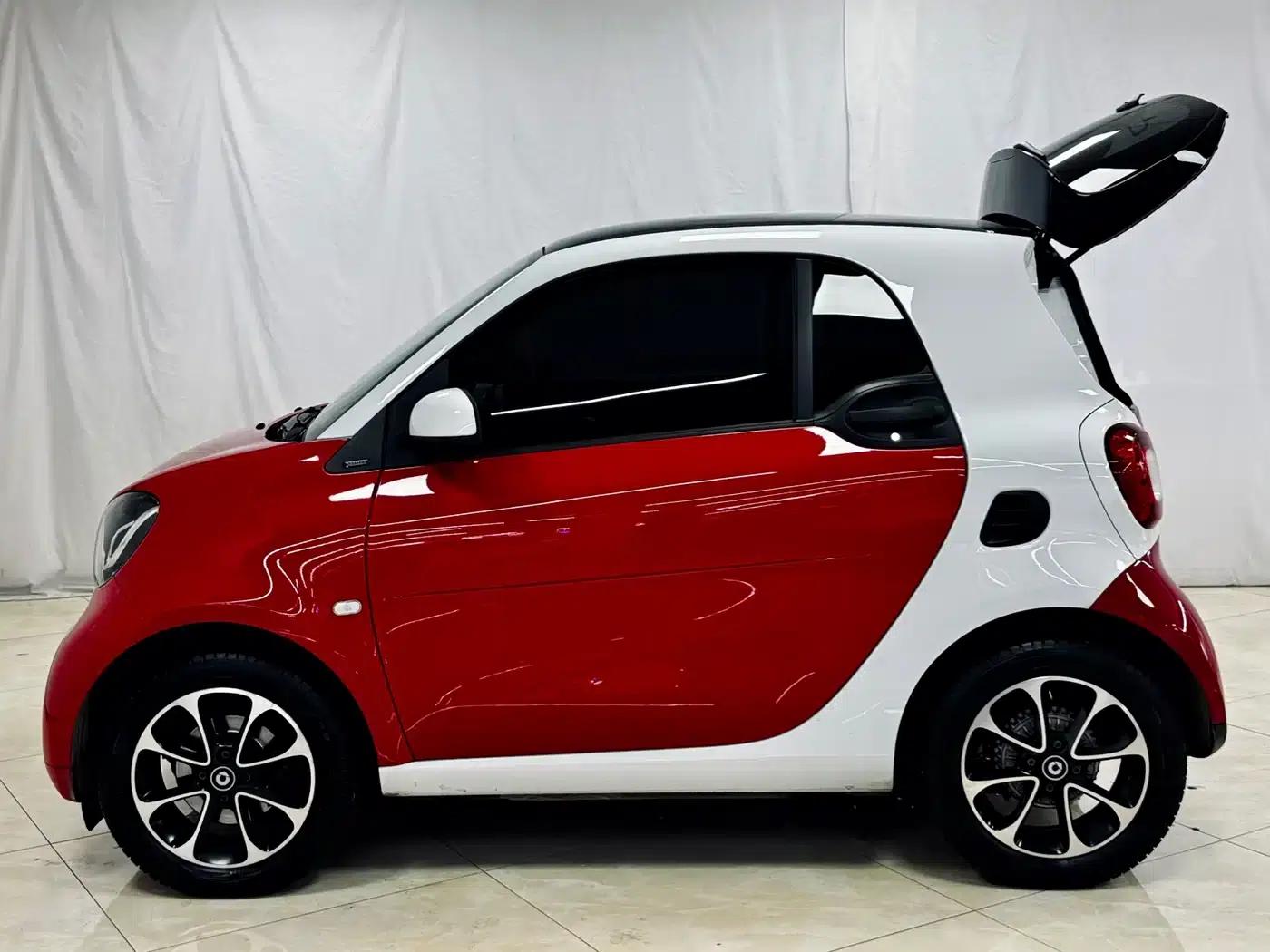 2017 Smart Fortwo 1.0L 52kW Hardtop Beloved Special Edition — миниатюра 9