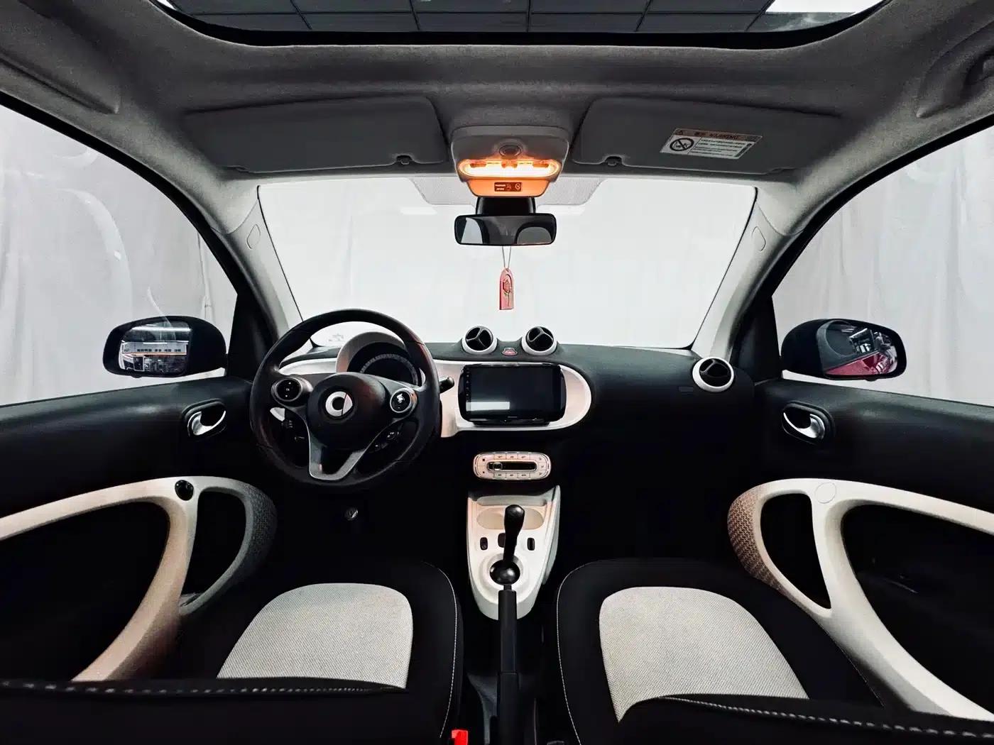2017 Smart Fortwo 1.0L 52kW Hardtop Beloved Special Edition — миниатюра 10