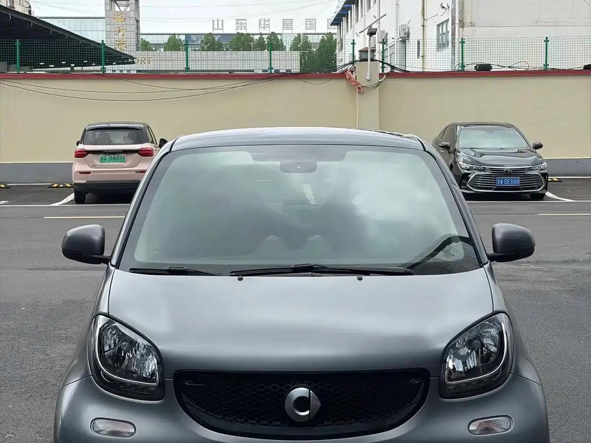 2019 Smart Fortwo 0.9T 66kW Hardtop Wind Power Edition (China VI Emission Standard) — миниатюра 2