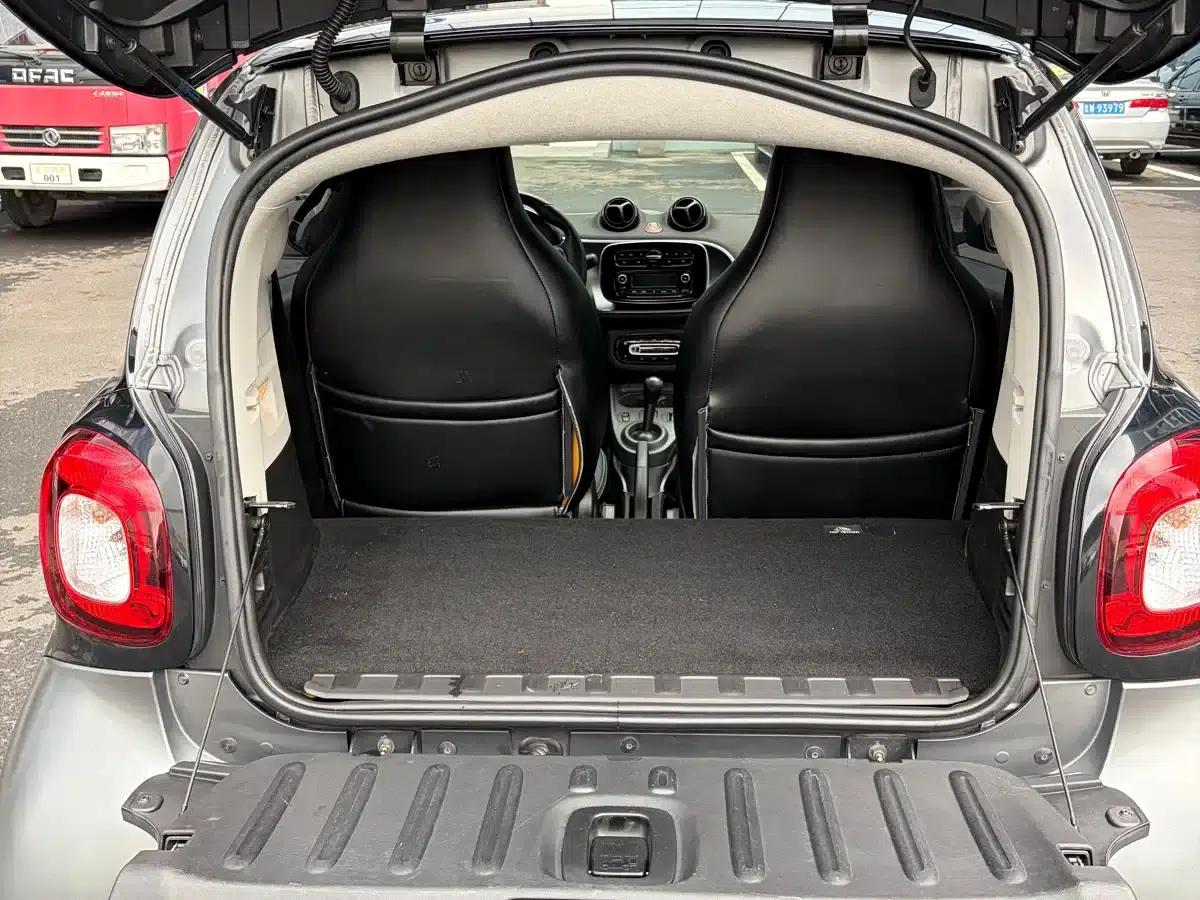 2019 Smart Fortwo 0.9T 66kW Hardtop Wind Power Edition (China VI Emission Standard) — миниатюра 9