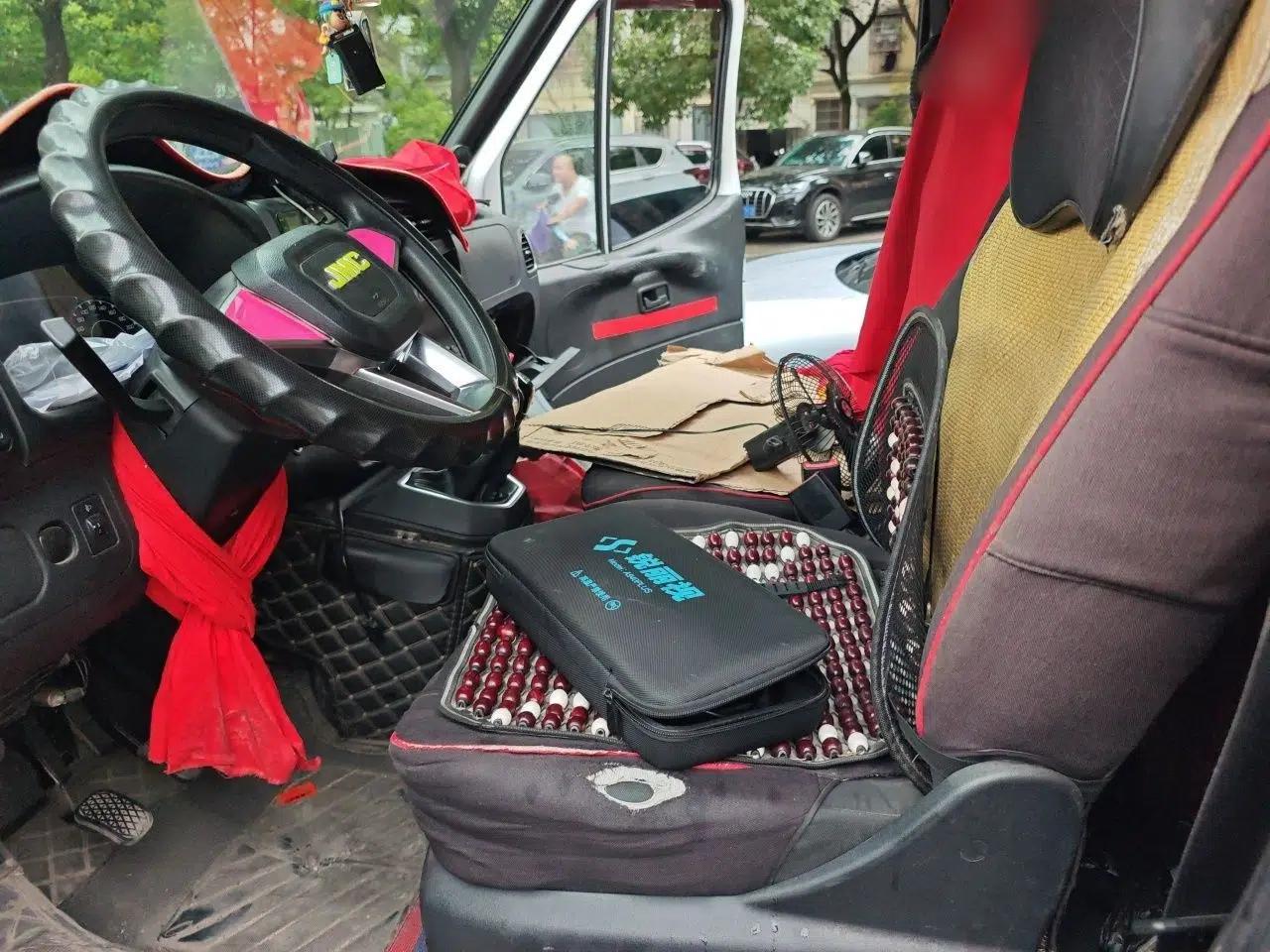 JMC Transit JMC Teshun 2.8T Short-轴 Low-roof 6-seater (Diesel) — миниатюра 15