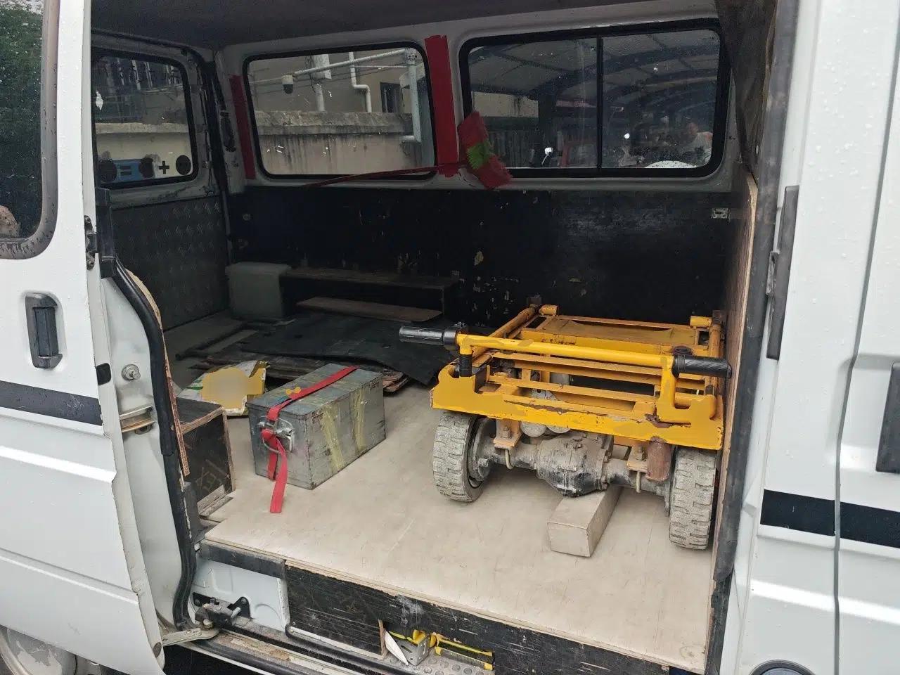 JMC Transit JMC Teshun 2.8T Short-轴 Low-roof 6-seater (Diesel) — миниатюра 17
