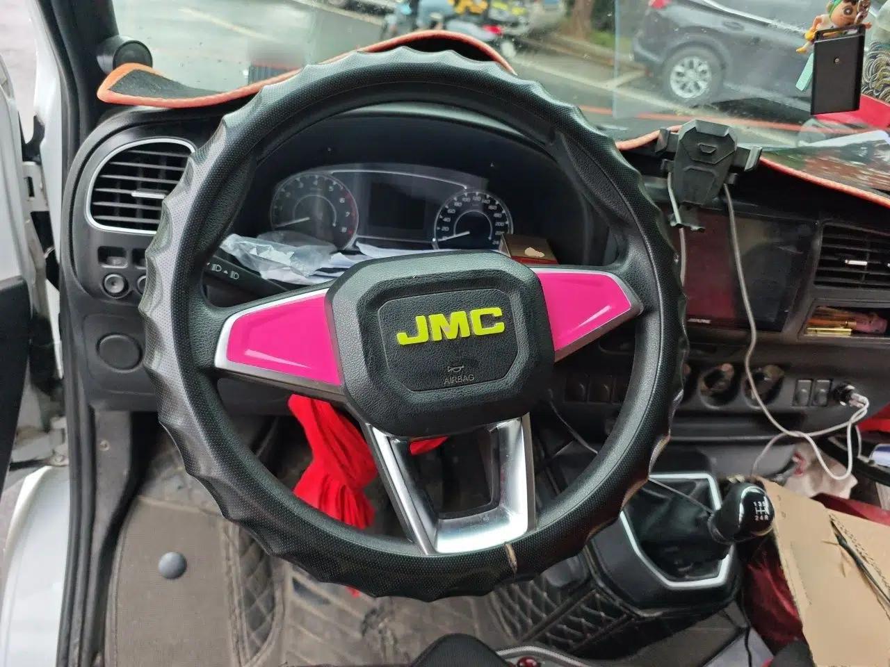 JMC Transit JMC Teshun 2.8T Short-轴 Low-roof 6-seater (Diesel) — миниатюра 10