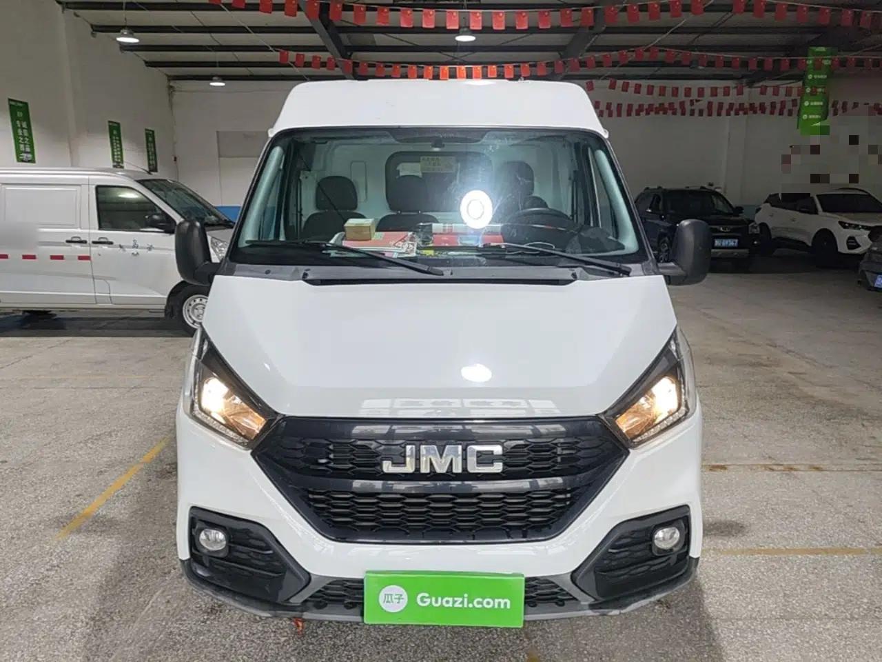 JMC Transit 2019 2.8T Commercial Version Short Wheelbase Mid-Roof 3-Seater China VI Standard JX493 — миниатюра 2