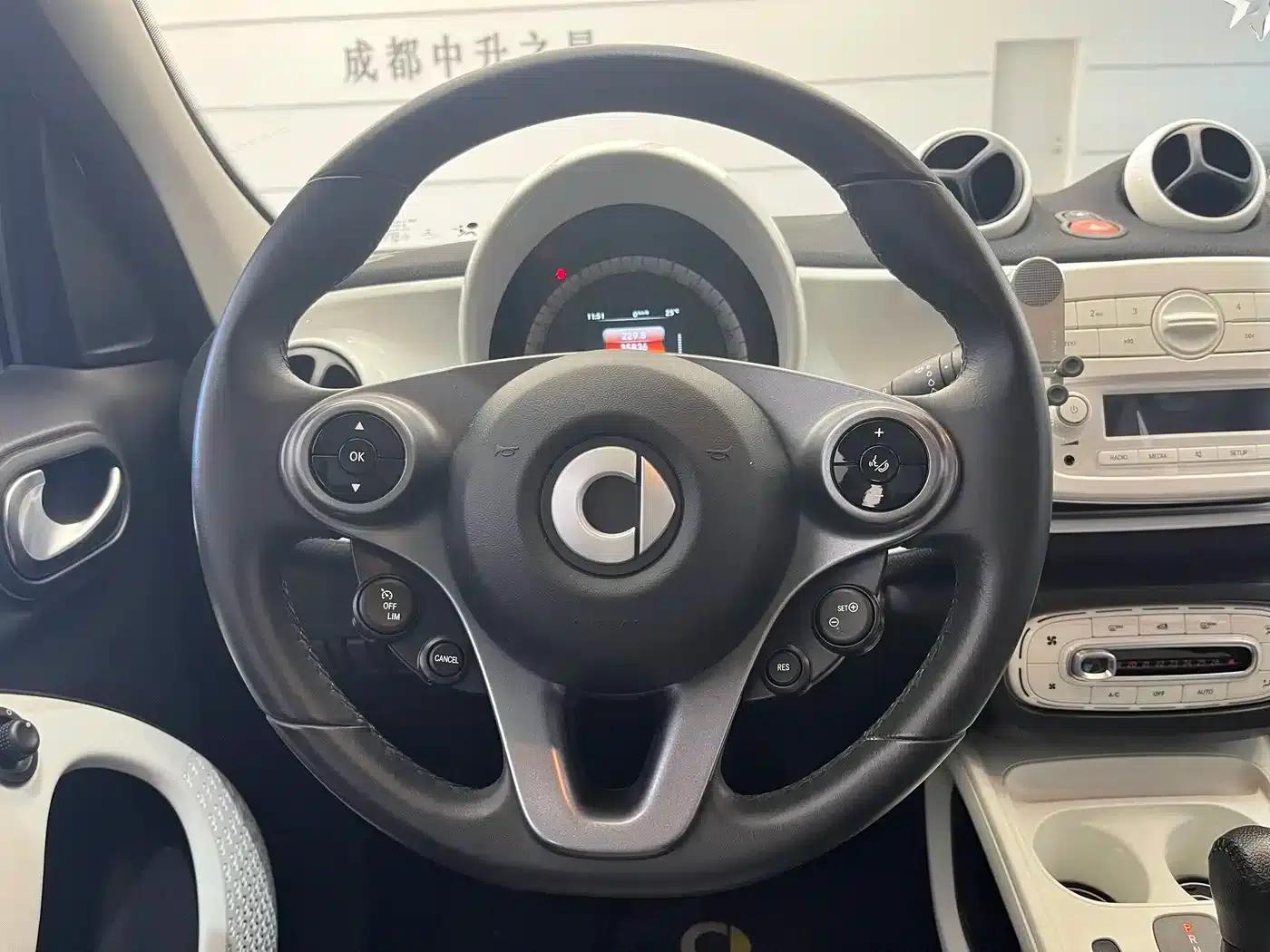 2016 Smart Forfour 1.0L 52kW Passion Edition — миниатюра 13