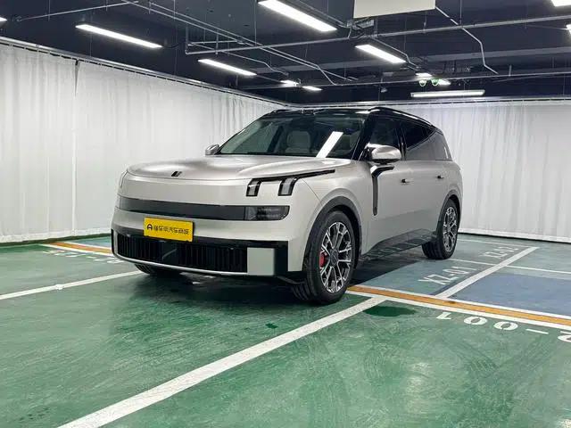 Lynk & Co 900 2025 2.0T Ultra Six-Seater