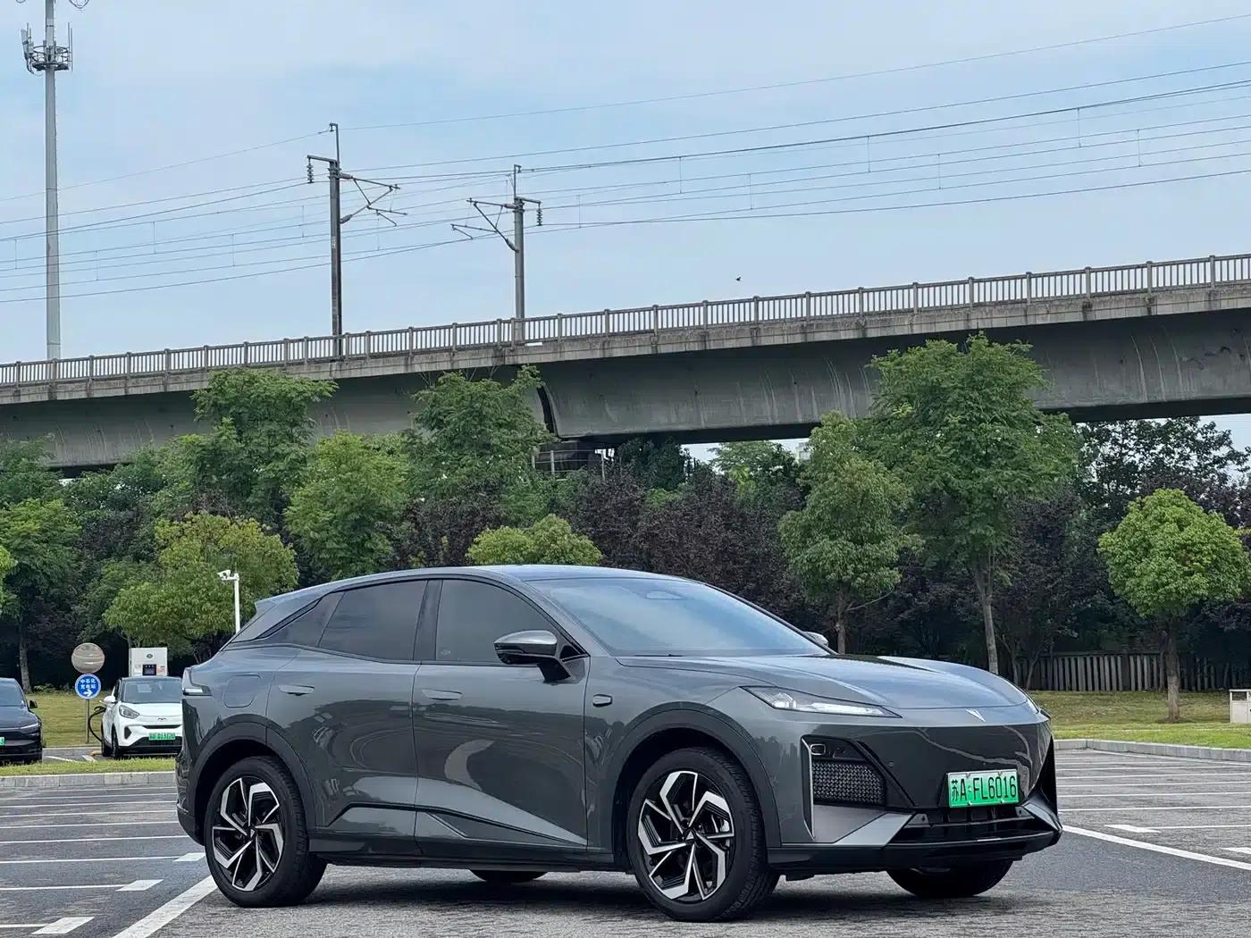 Deep Blue S07 2025 Model 285Max Huawei Qiankun Intelligent Driving ADS SE Extended Range Edition — миниатюра 3