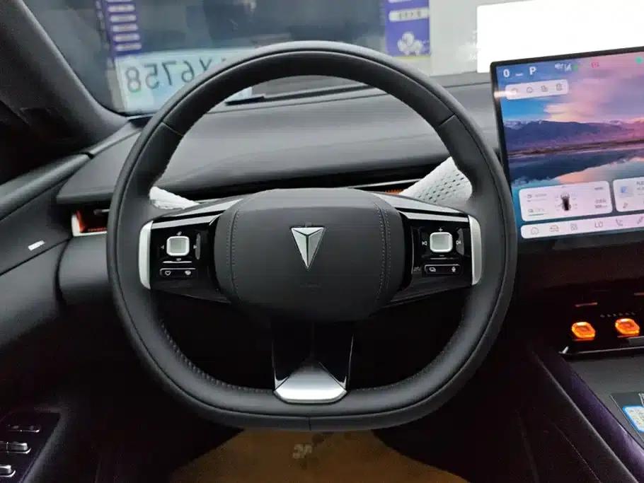 Deep Blue L07 2025 Model 230Ultra Deep Blue Smart Driving AD PRO Extended Range Version — миниатюра 15