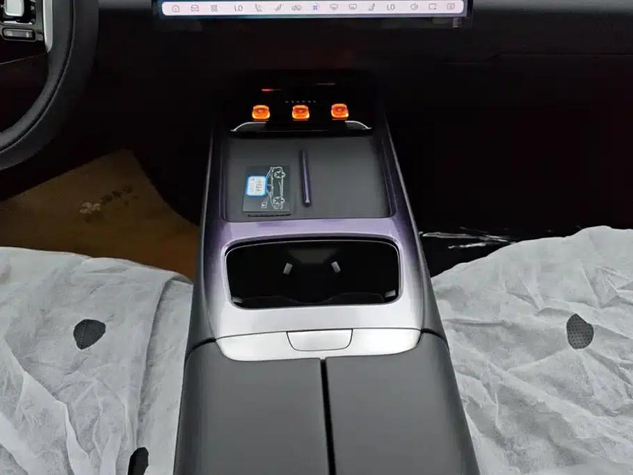 Deep Blue L07 2025 Model 230Ultra Deep Blue Smart Driving AD PRO Extended Range Version — миниатюра 16