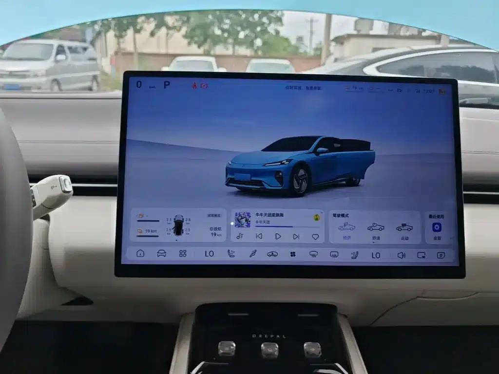 Deep Blue L07 2024 Model 230Max Qiankun Intelligent Driving ADS SE Extended Range Version — миниатюра 13