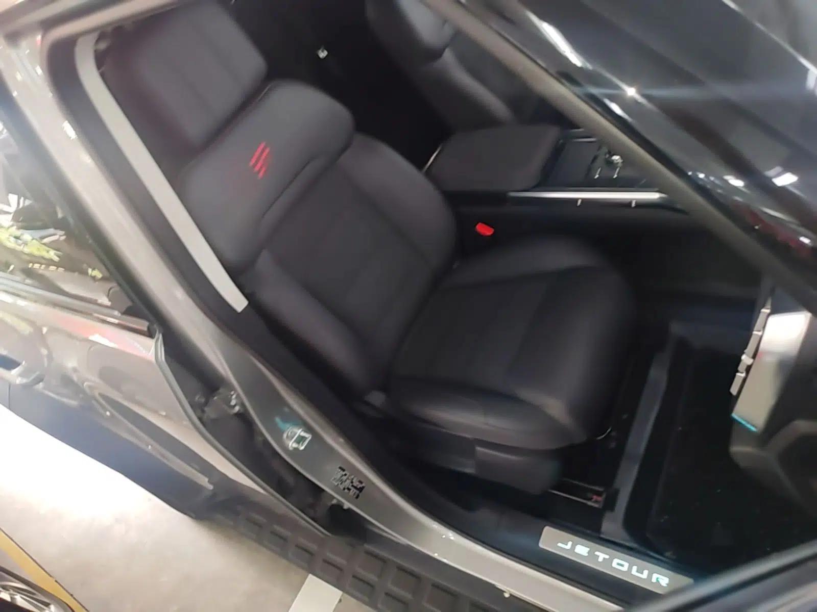 JETOUR Traveler 2023 2.0T All-Wheel-Drive CrossPRO — миниатюра 19